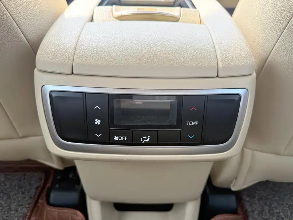 Toyota Highlander 2020 — фото 16