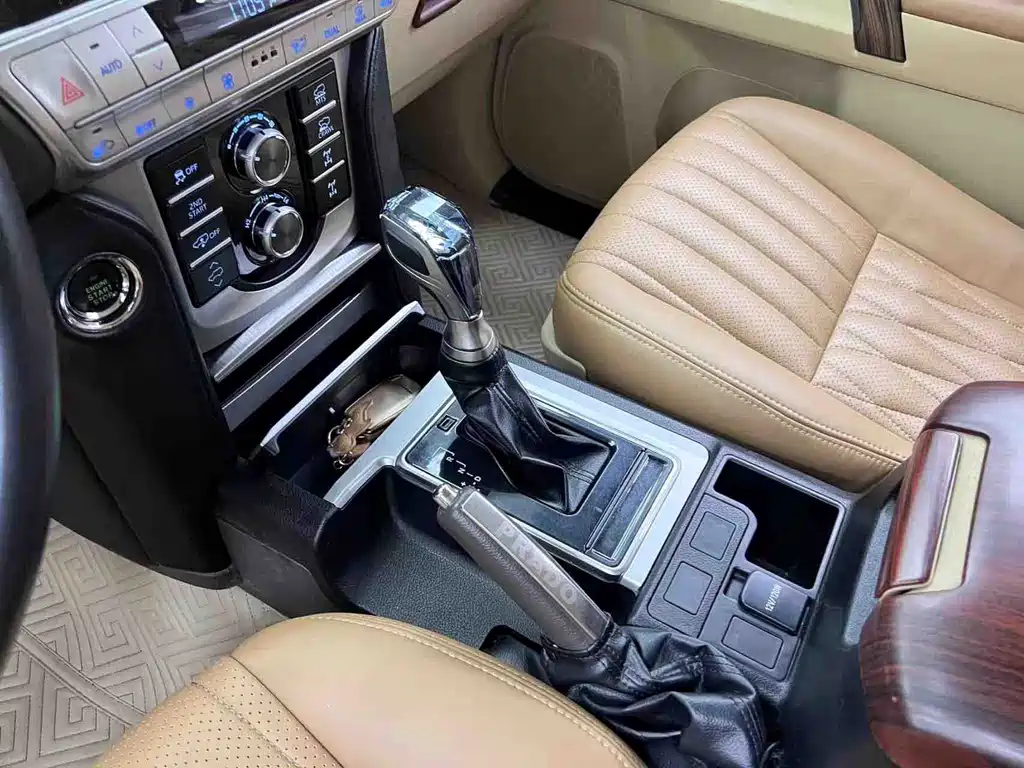 Toyota Prado 2017 — фото 19