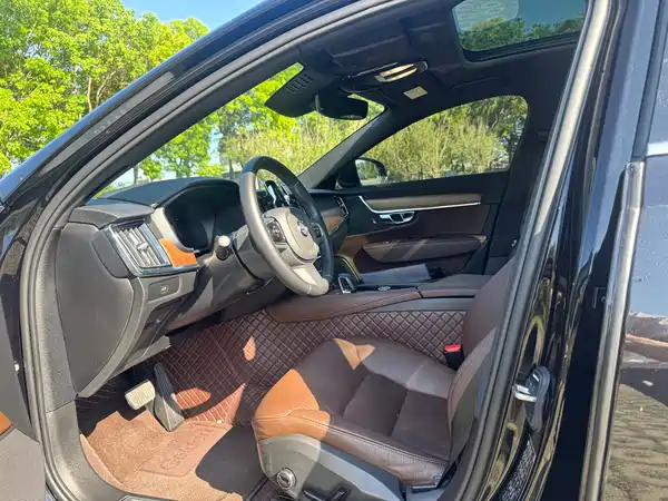 Volvo S90 2024
