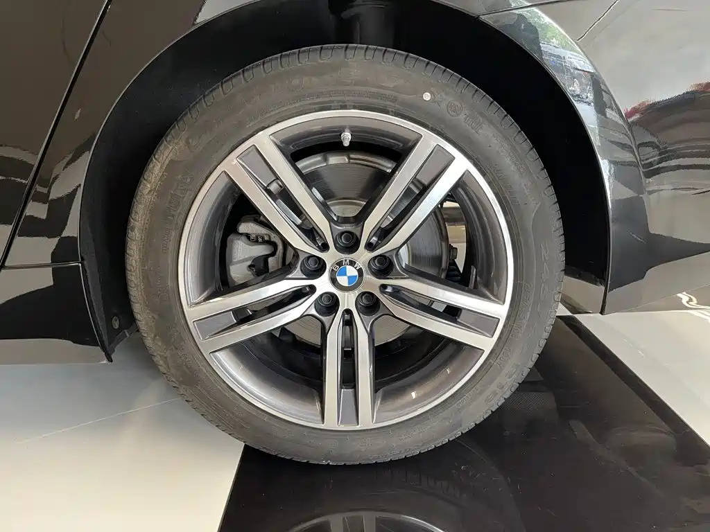 BMW 5 Series 2020 — фото 11