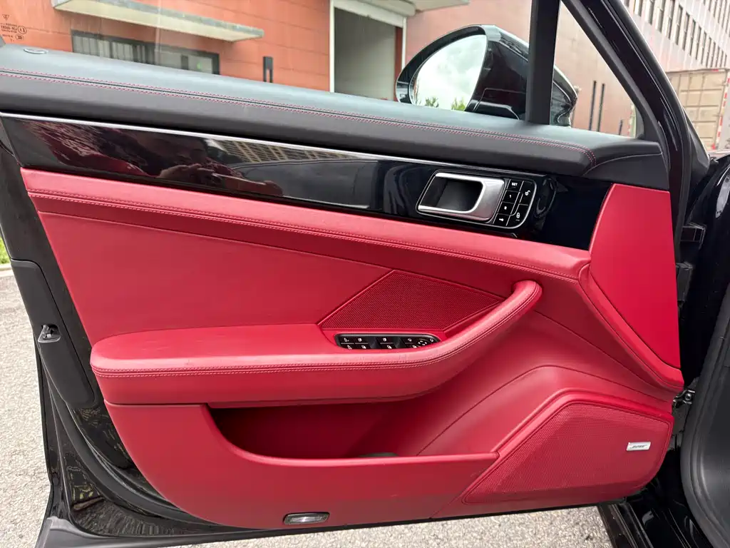 Porsche Panamera 2019 — фото 17