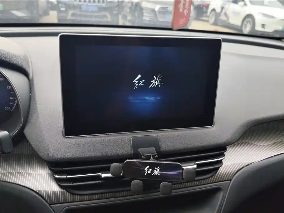 Hongqi E-QM5 2023 — фото 13