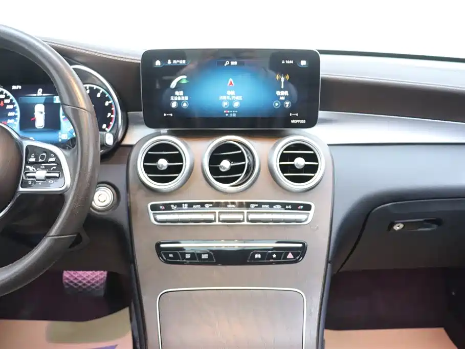 Mercedes-Benz GLC 2020 — фото 25