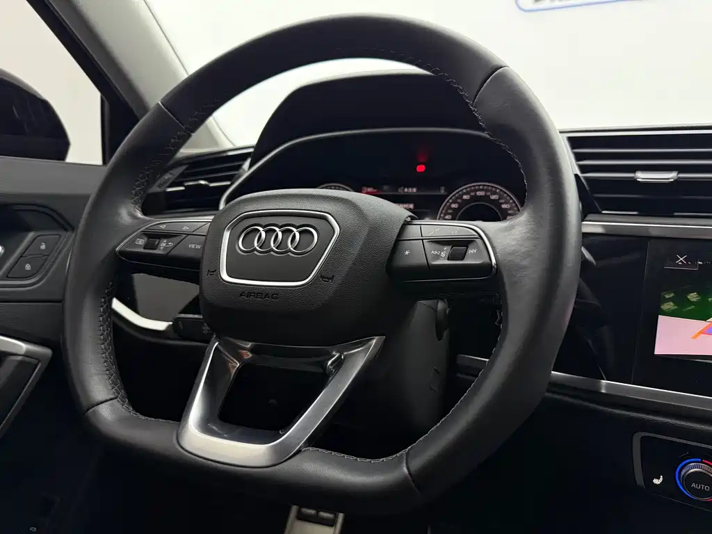Audi Q3 2022 — фото 13