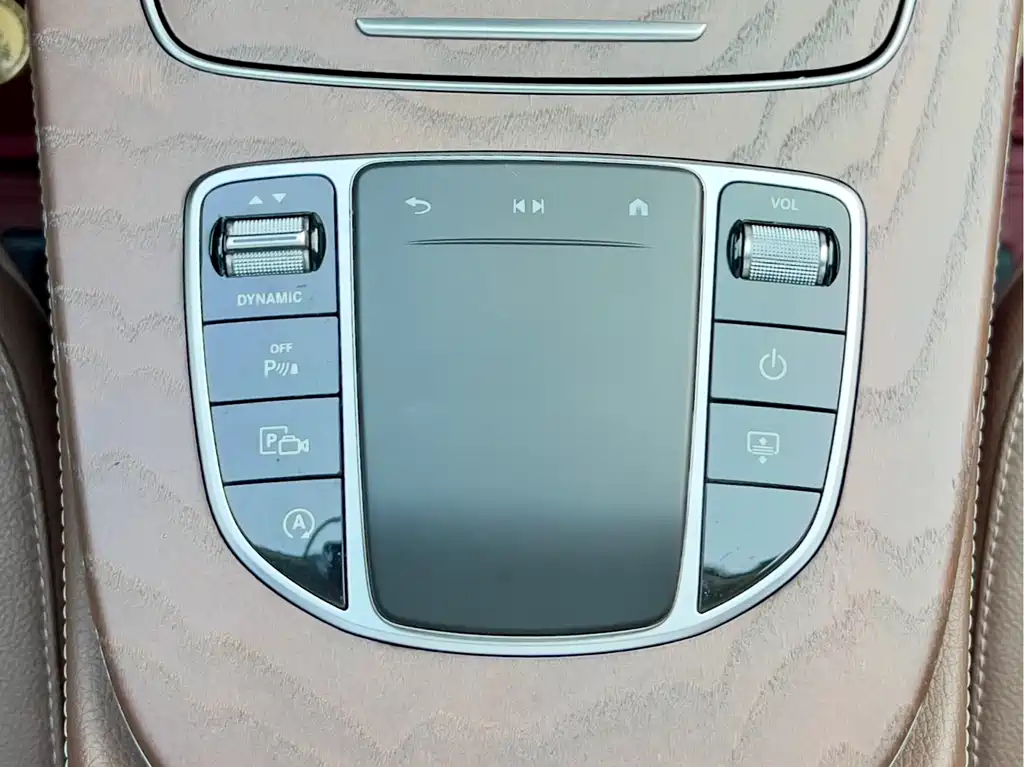 Mercedes-Benz E-Class 2022 — фото 14