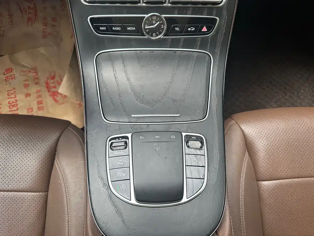 Mercedes-Benz E-Class 2019 — фото 27
