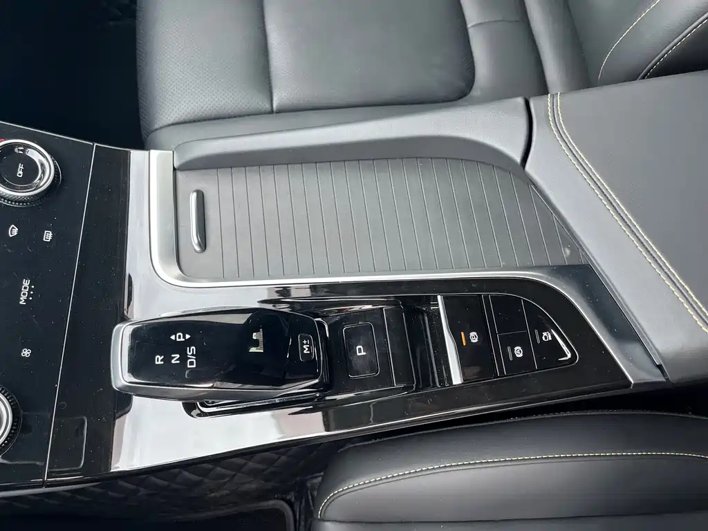 Bestune B70 2021 — фото 8