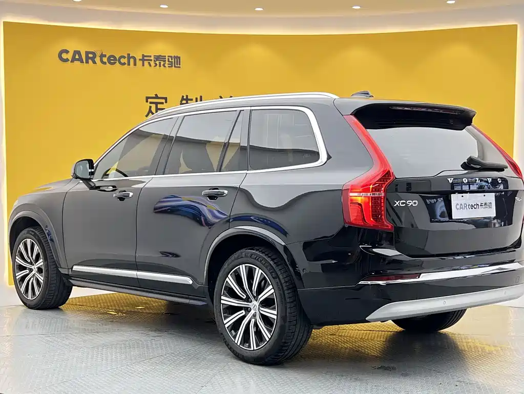 Volvo XC90 2022 — фото 30