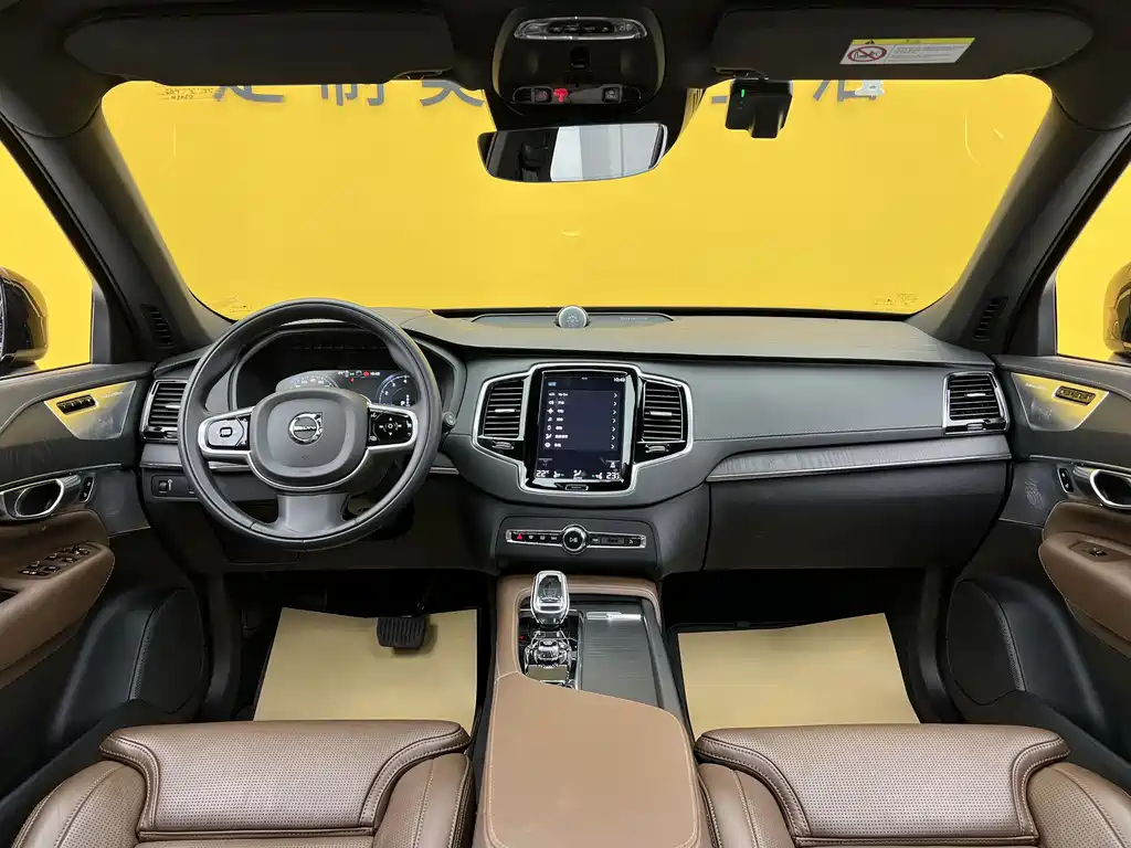 Volvo XC90 2022 — фото 16