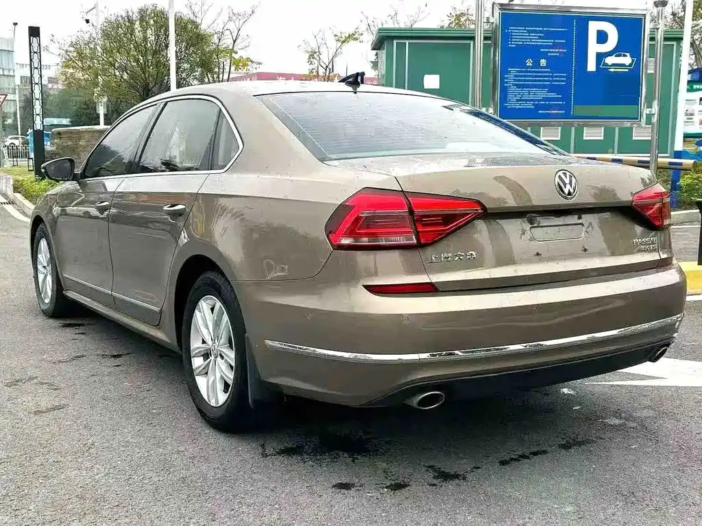 Volkswagen Passat 2017 — фото 9