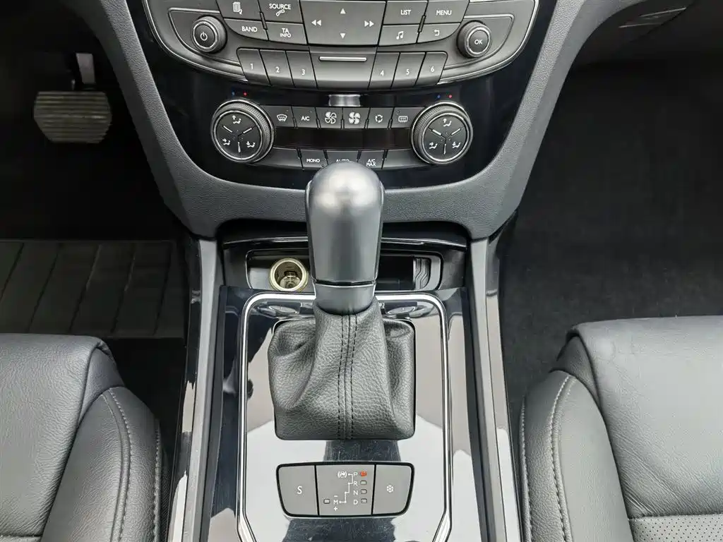 Peugeot 508 2016 — фото 13