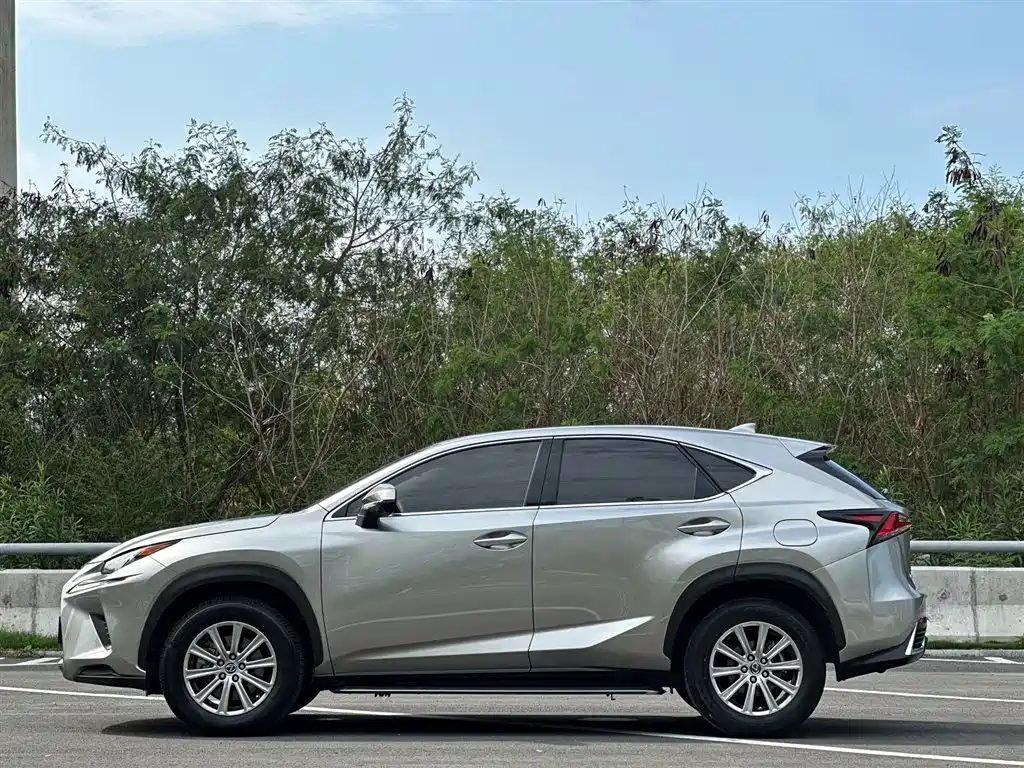 Lexus NX 2018 — фото 9