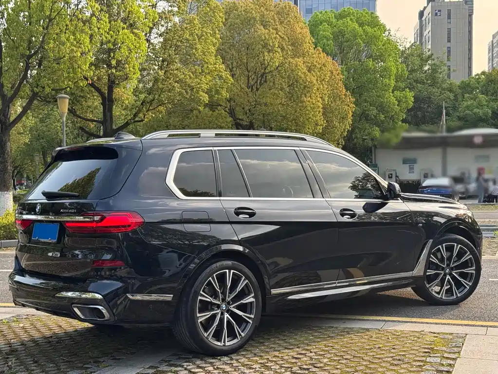 BMW X7 2021 — фото 3