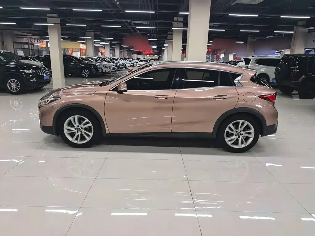 Infiniti QX30 2018 — фото 10