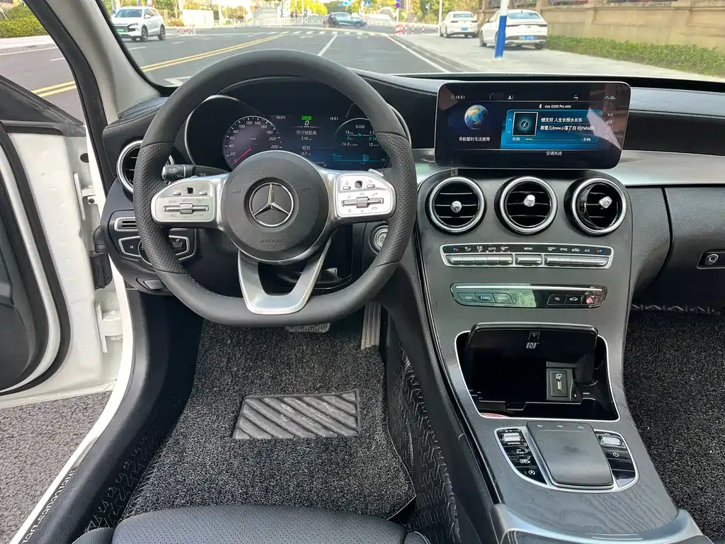 Mercedes-Benz C-Class 2020 — фото 6