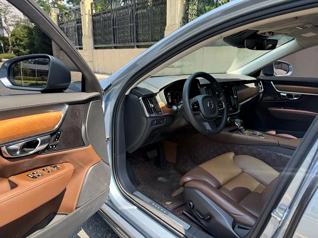 Volvo S90 2019 — фото 10