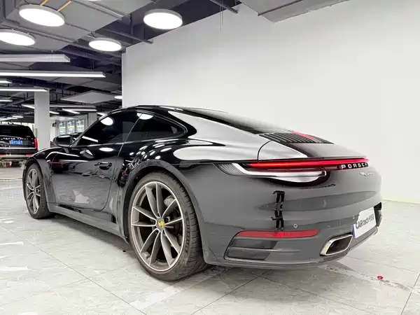 Porsche 911 2023