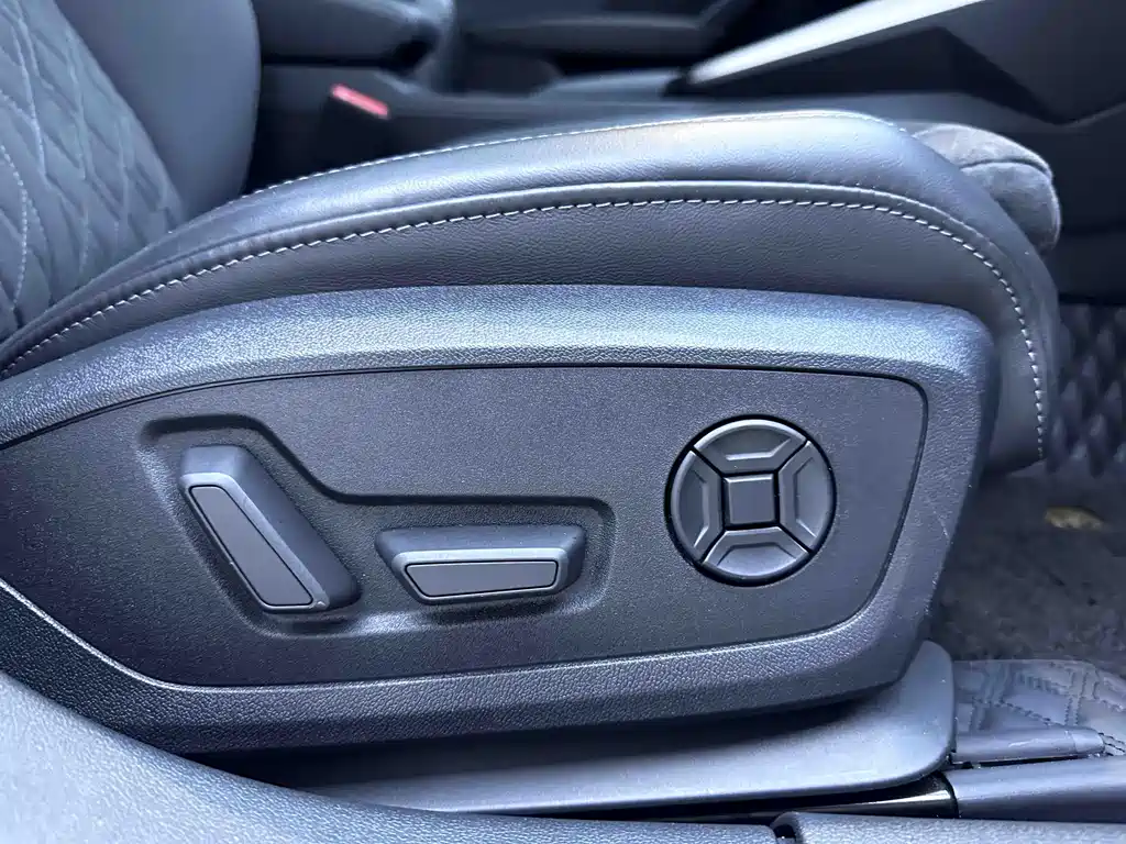 Audi A3 2023 — фото 17