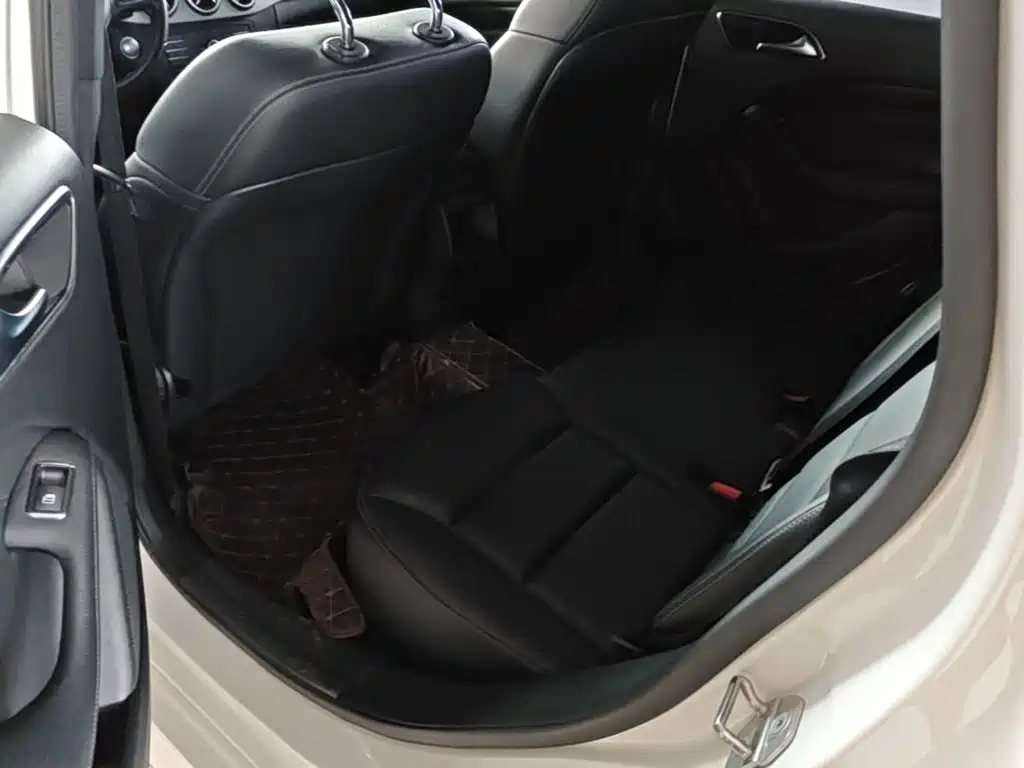 Mercedes-Benz B-Class 2018 — фото 17