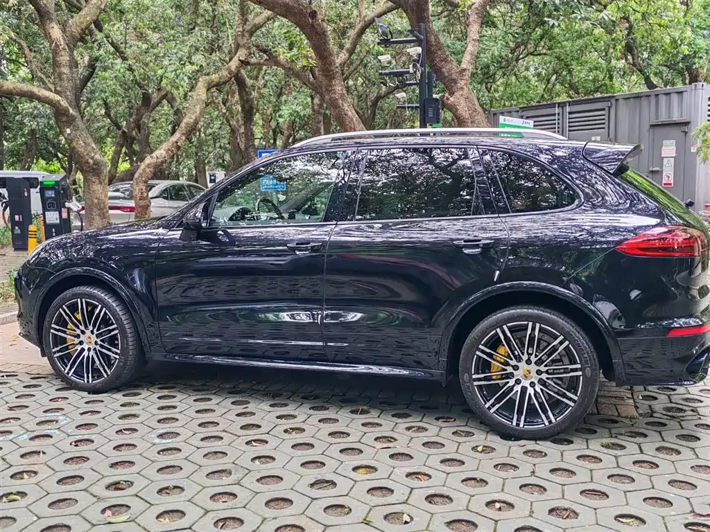 Porsche Cayenne 2016 — фото 7