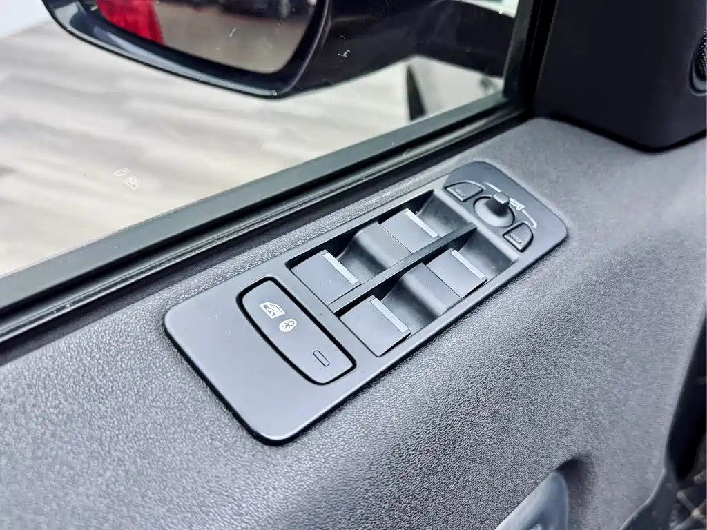 Land Rover Discovery Sport 2016 — фото 11
