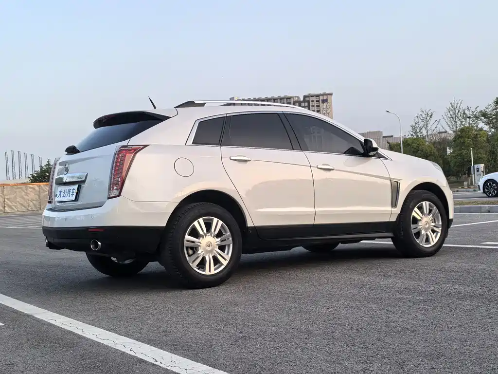 Cadillac SRX 2016 — фото 17
