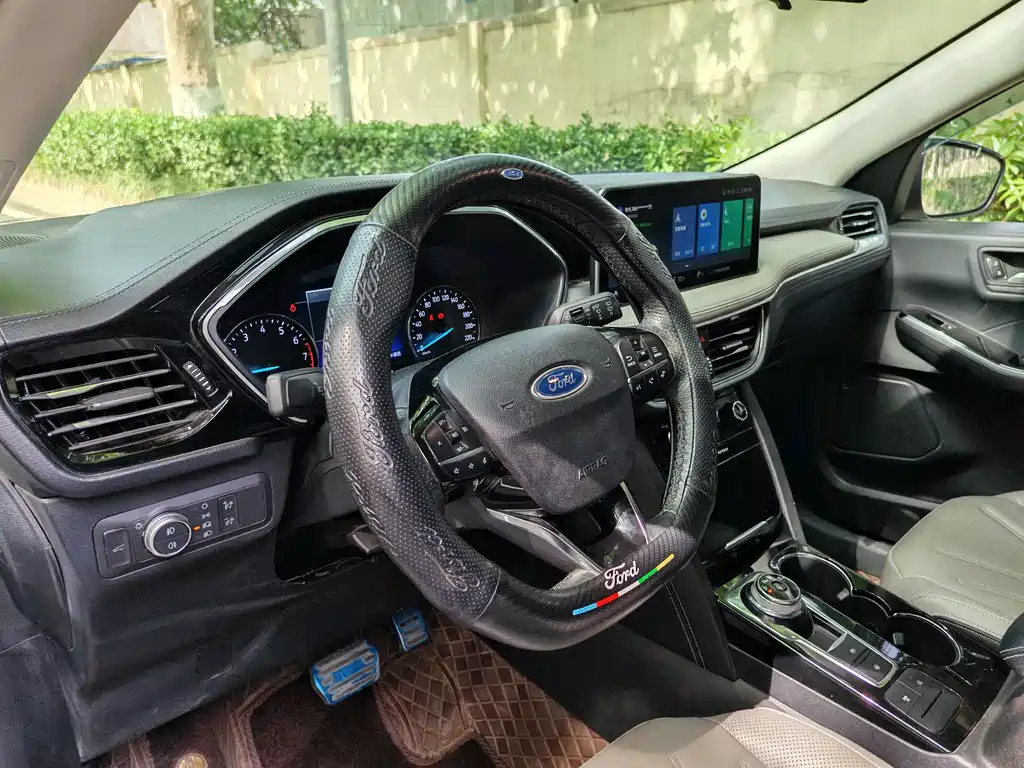 Ford Escape 2021 — фото 10