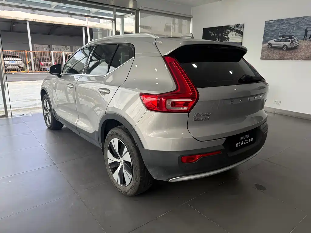 Volvo XC40 2024 — фото 9