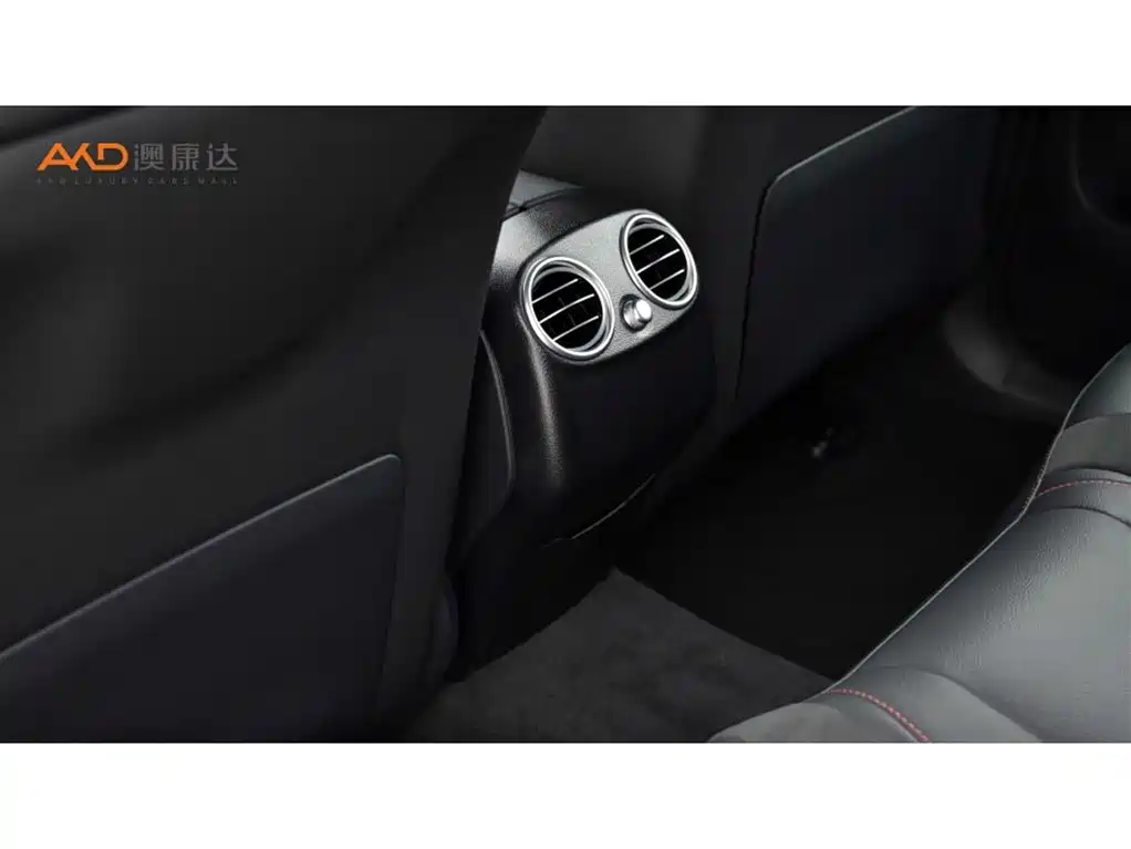 Mercedes-Benz GLC AMG 2023 — фото 9