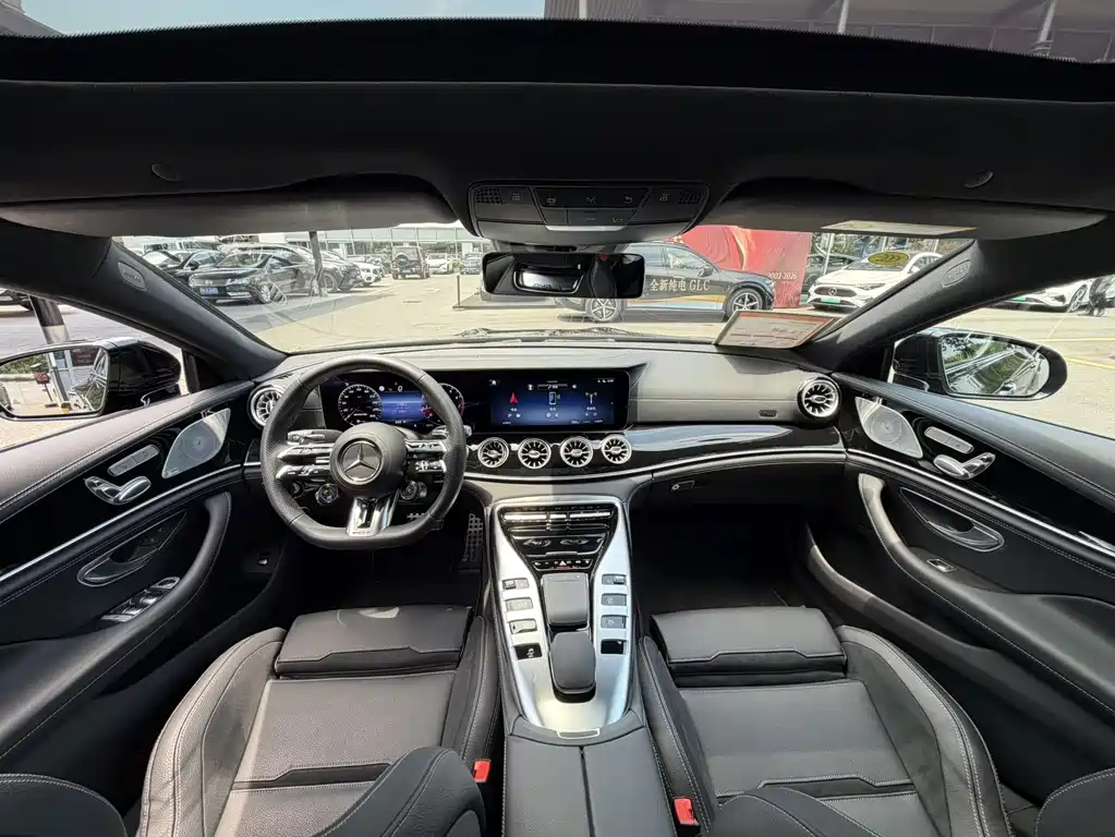 Mercedes-Benz AMG GT 2025 — фото 15