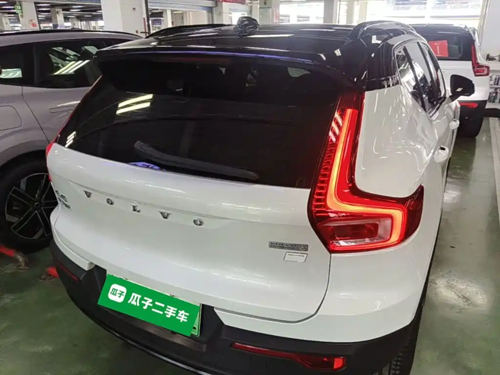 Volvo XC40 New Energy 2023 — фото 6