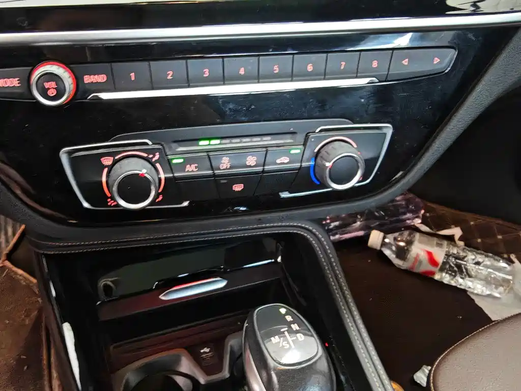 BMW 1 Series 2019 — фото 11