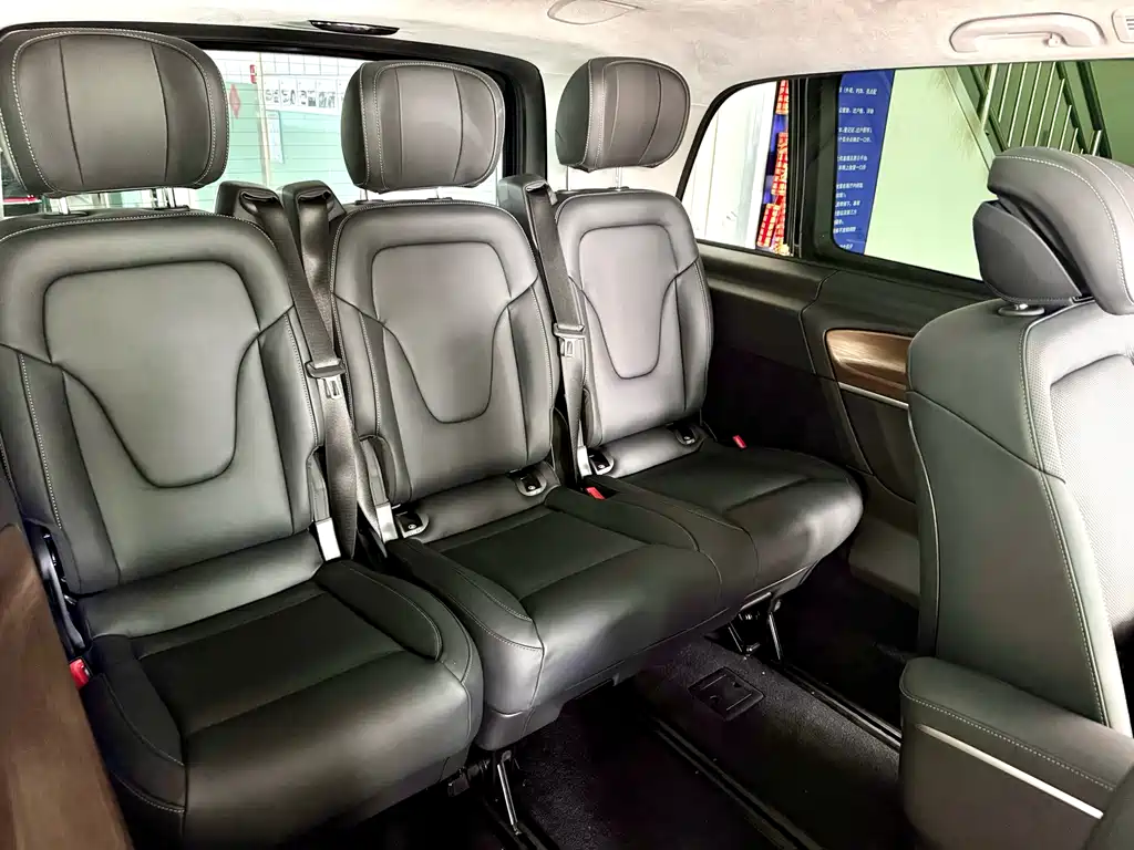 Mercedes-Benz V-Class 2022 — фото 26