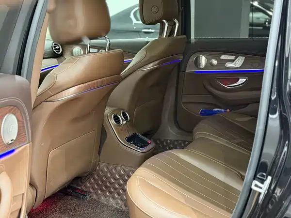 Mercedes-Benz E-Class 2022