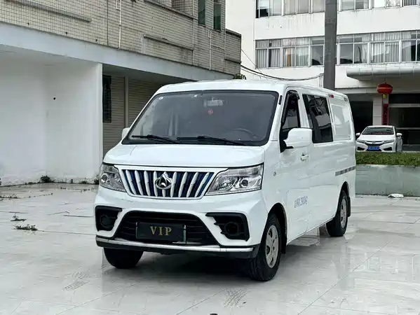 Changan Ruixing EM80 2023