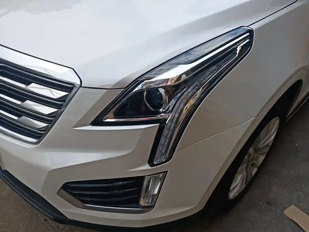 Cadillac XT5 2018 — фото 24