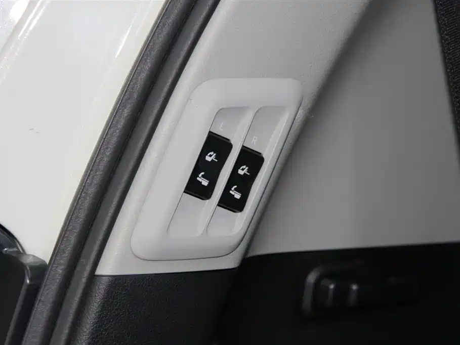 Toyota Prado 2020 — фото 23