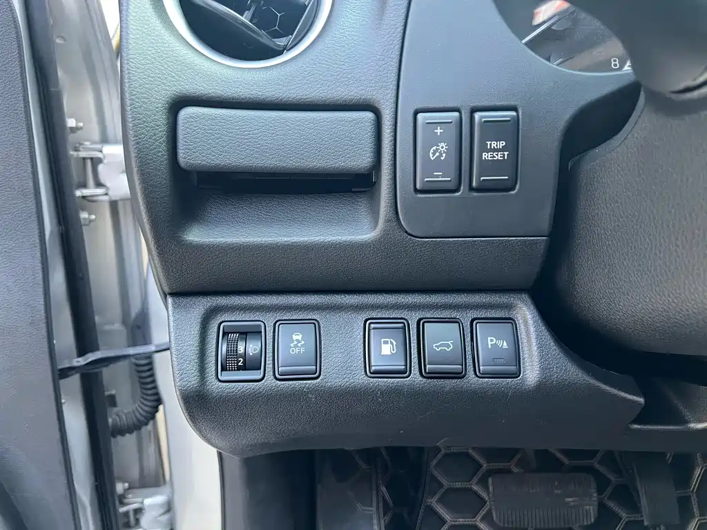 Nissan Terra 2019 — фото 17
