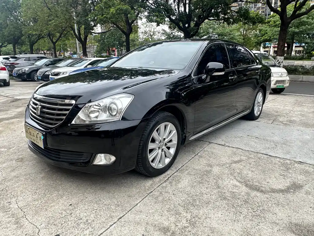 Toyota Crown 2012