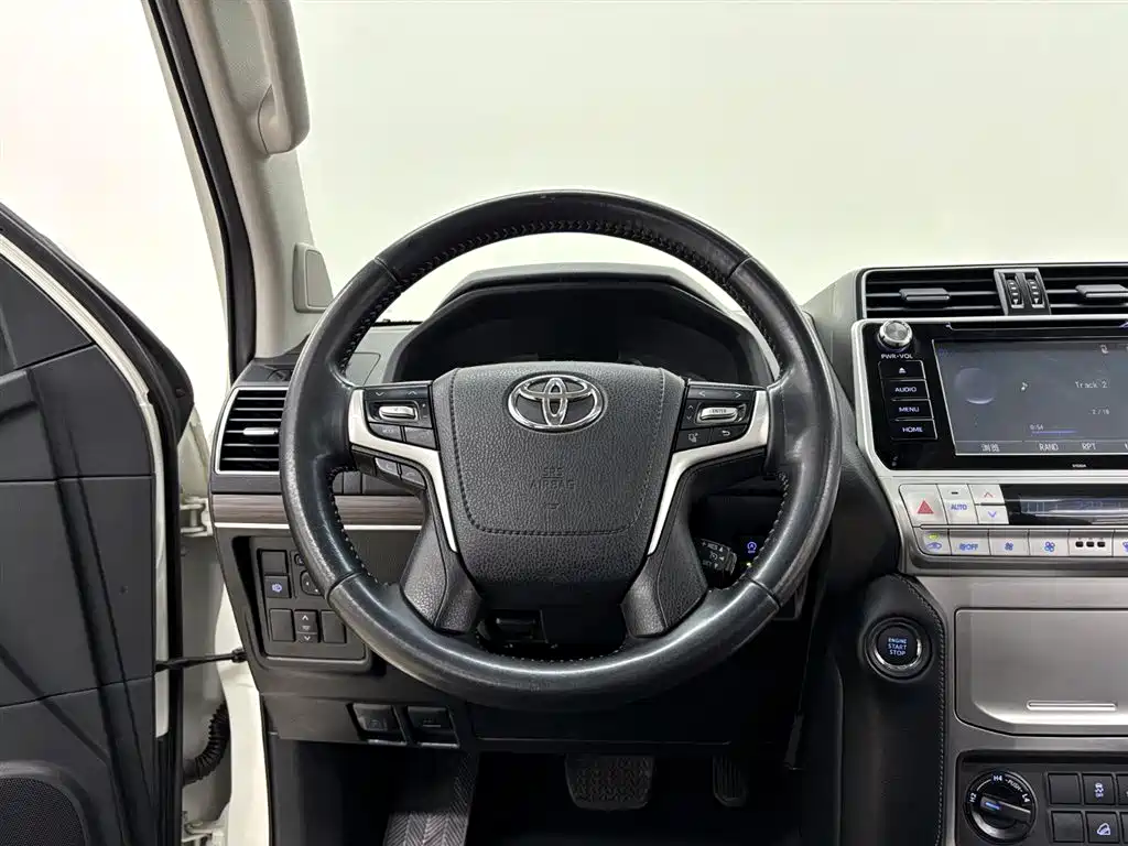 Toyota Prado 2020 — фото 15