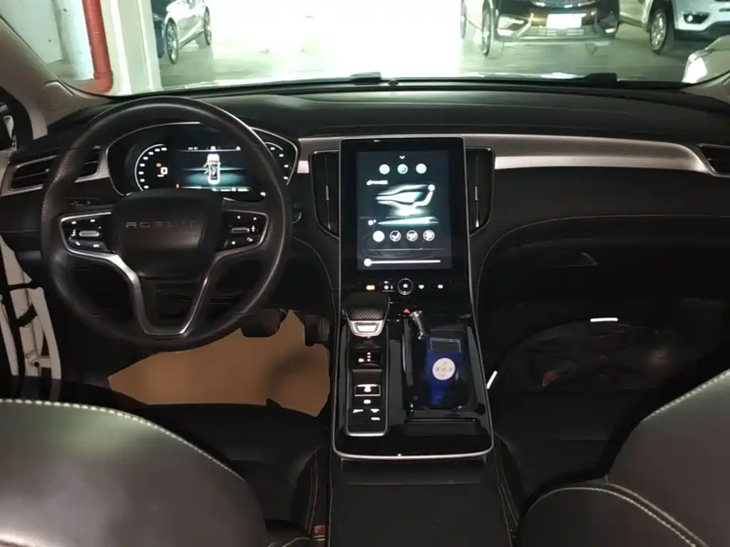 Roewe MAX 2023 — фото 10