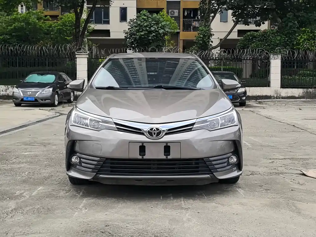 Toyota Corolla 2018 — фото 2