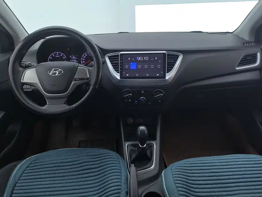 Hyundai Verna 2016 — фото 12