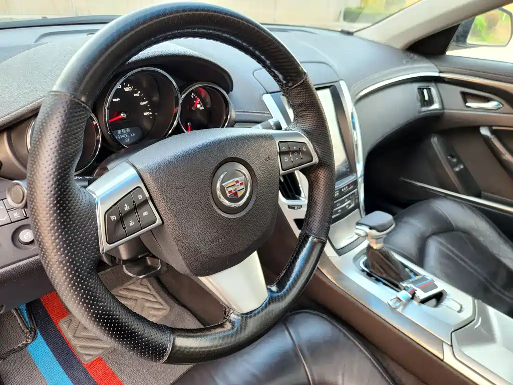 Cadillac CTS 2010 — фото 14