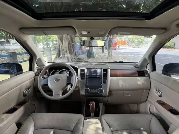 Nissan Tiida 2009