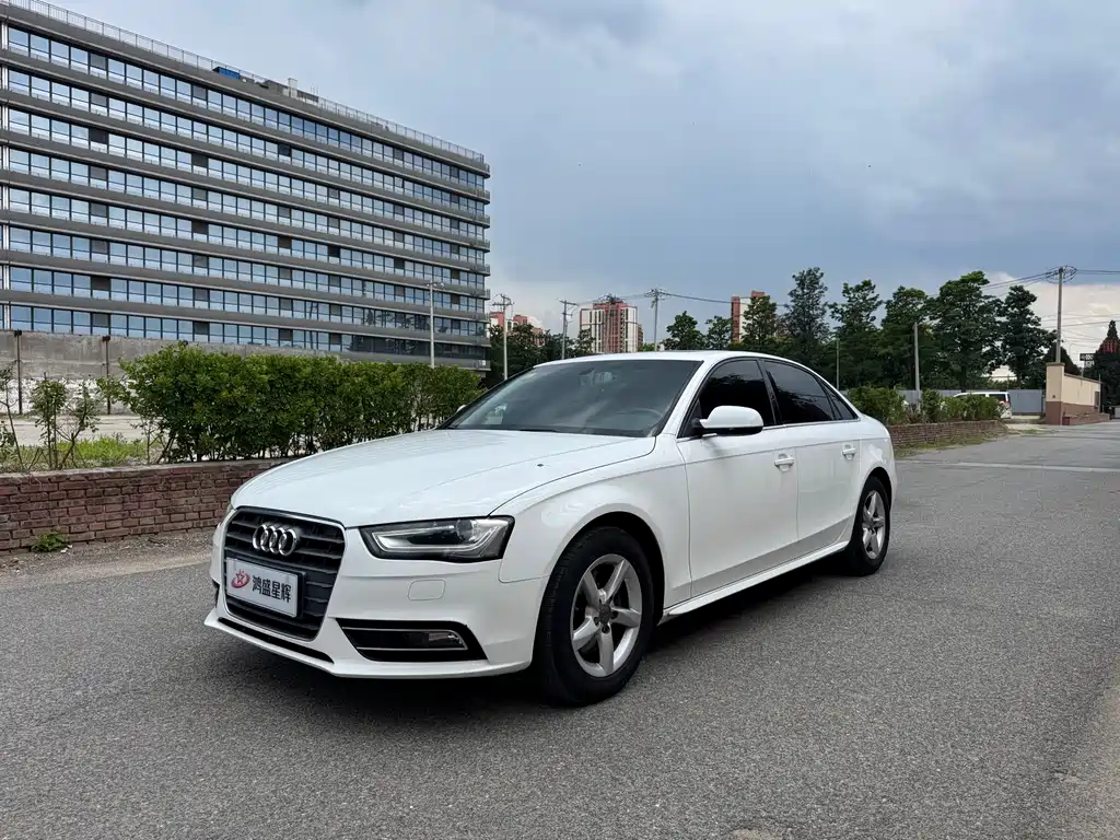 Audi A4L 2016 — фото 1