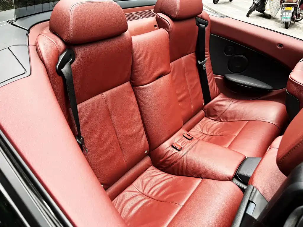 BMW 6 Series 2010 — фото 16