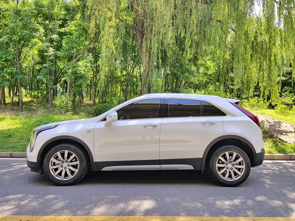Cadillac XT4 2021 — фото 3