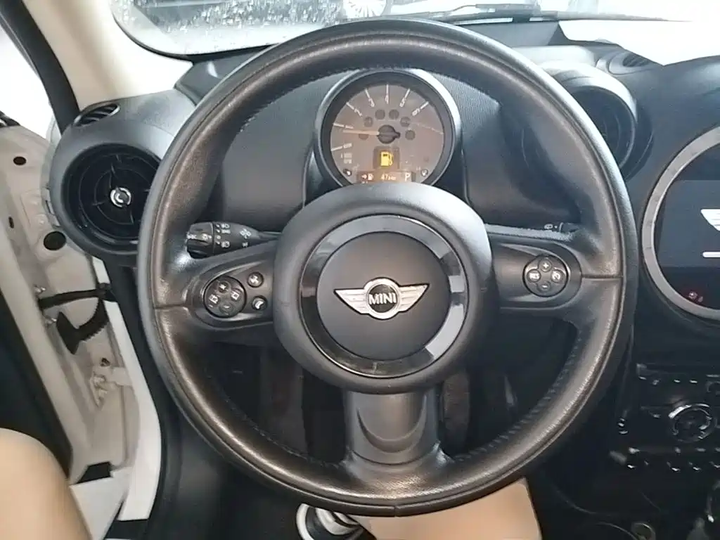MINI Countryman 2015 — фото 11