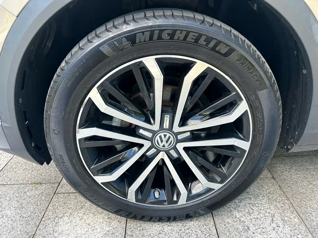 Volkswagen T-Roc 2019 — фото 10